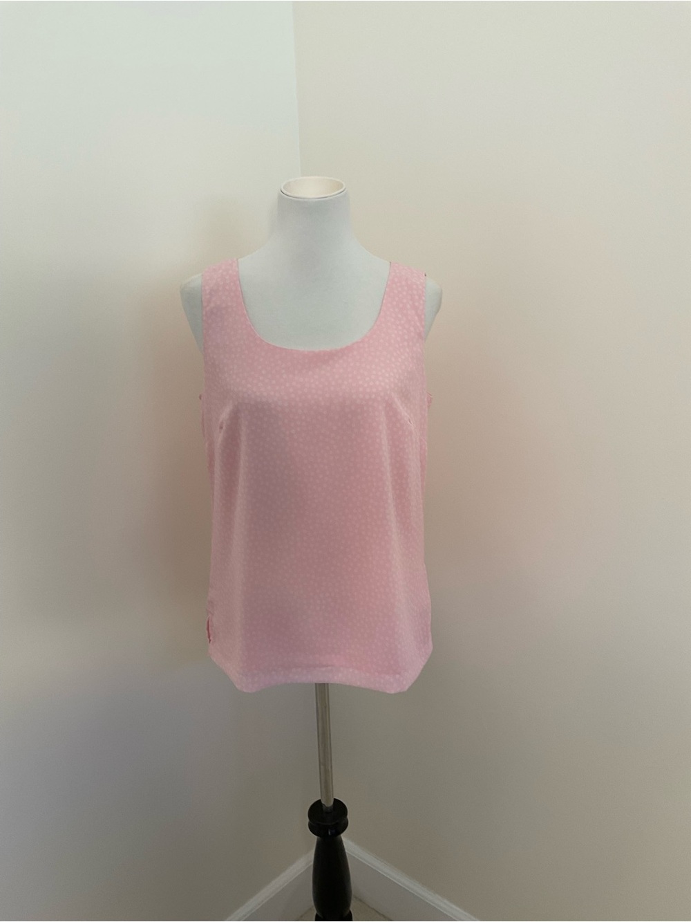 Draper’s & Damon’s Sleeveless Light Pink Polka Dot Blouse